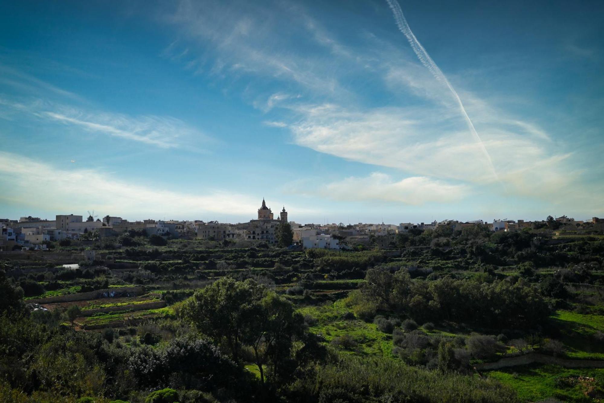 Cliff Edge Apartment In Xagħra Esterno foto